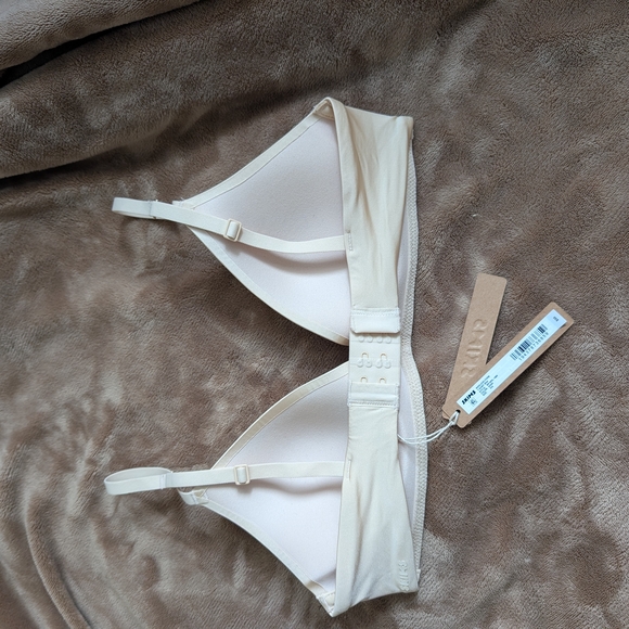 NWT SKIMS Wireless Form T-shirt Bra Size 34A - $50 Retail - Picture 2 of 8